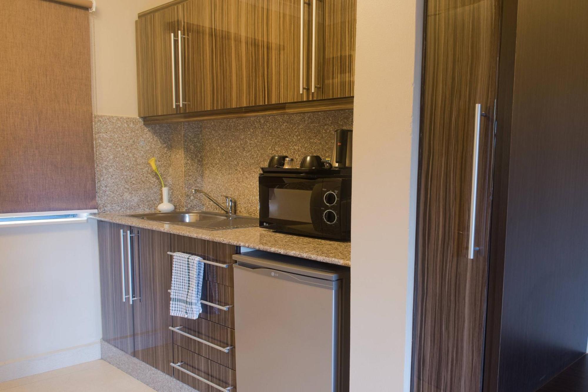 Protea Hotel By Marriott Dar Es Salaam Oyster Bay Екстер'єр фото
