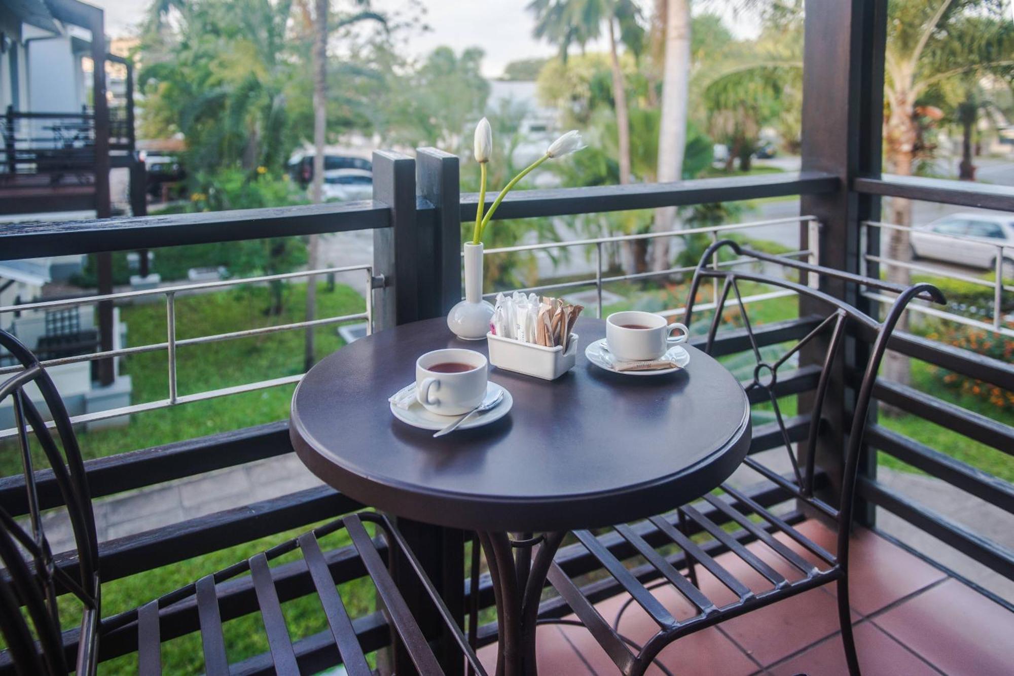 Protea Hotel By Marriott Dar Es Salaam Oyster Bay Екстер'єр фото