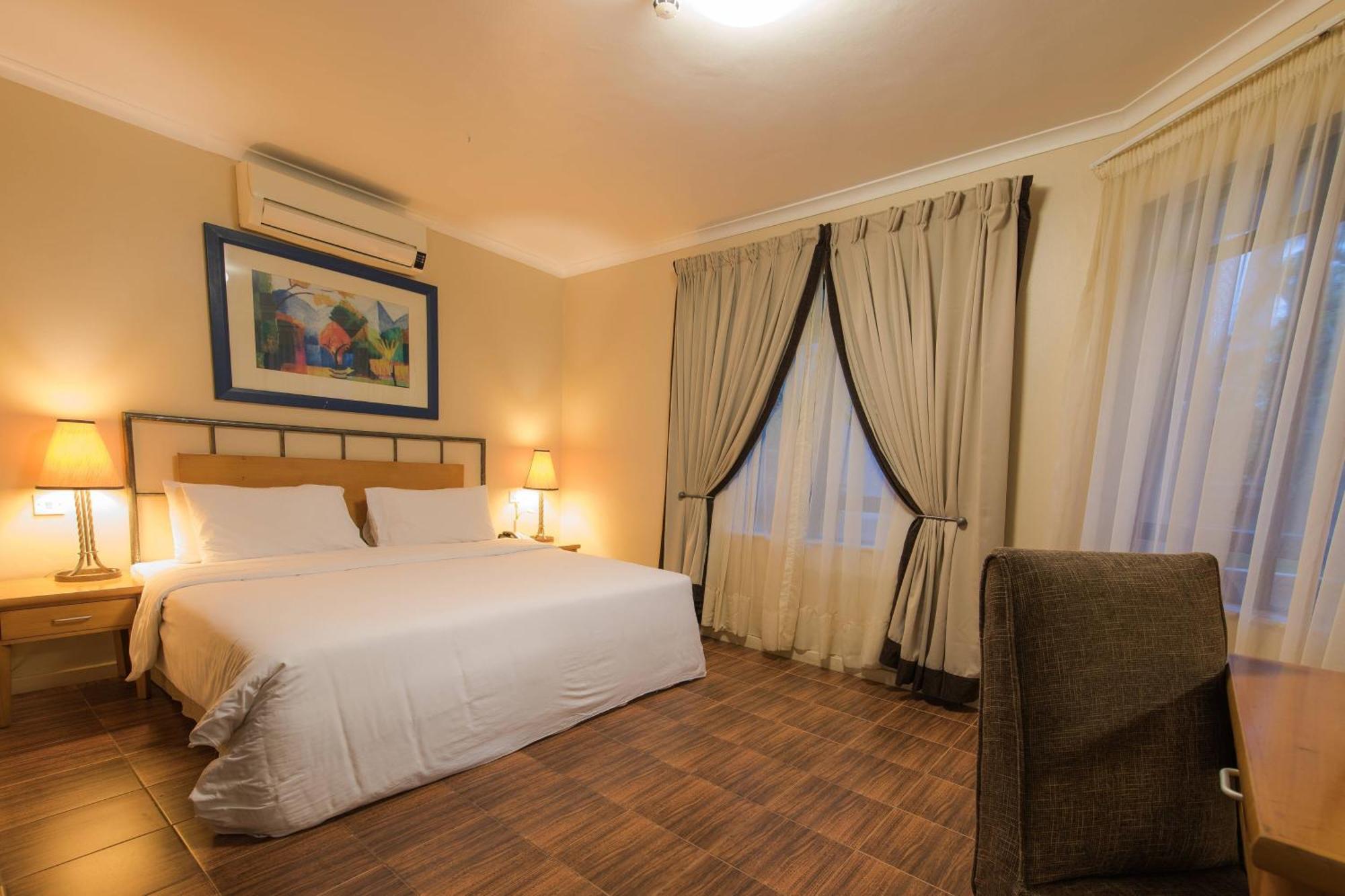 Protea Hotel By Marriott Dar Es Salaam Oyster Bay Екстер'єр фото