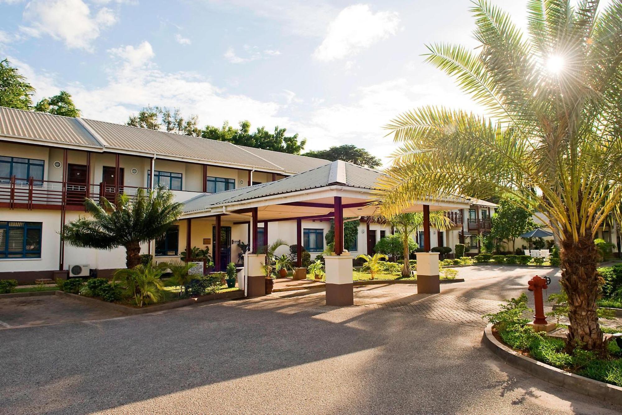 Protea Hotel By Marriott Dar Es Salaam Oyster Bay Екстер'єр фото
