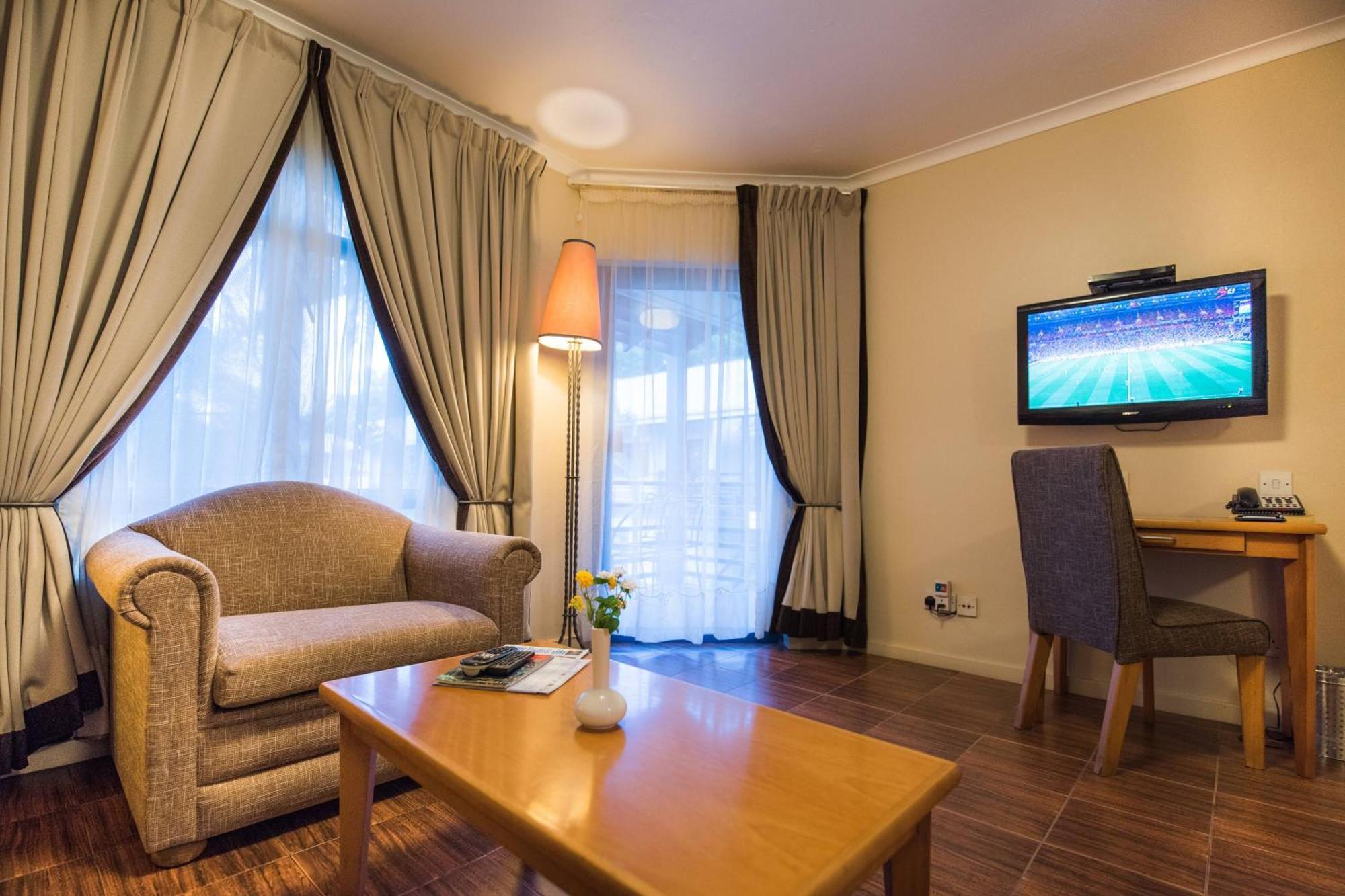 Protea Hotel By Marriott Dar Es Salaam Oyster Bay Екстер'єр фото